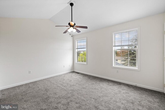 Building Photo - 20 Shady Tree Ct