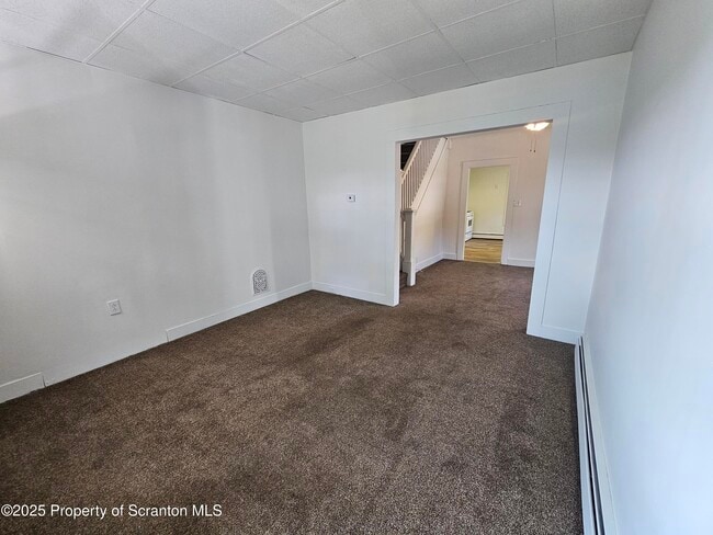 Building Photo - 2105 Hollister Ave