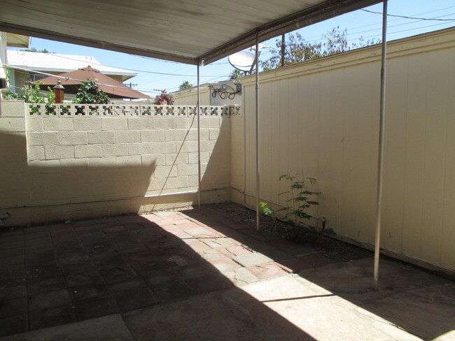 Building Photo - Tempe 3 Bed/1.5 Bath Townhouse w/Community...