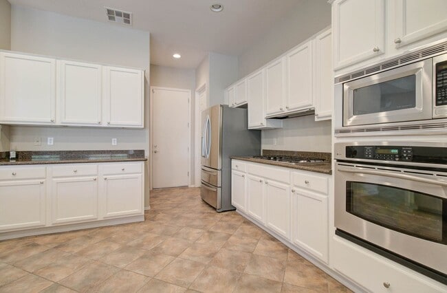 Building Photo - 4120 E Donato Dr