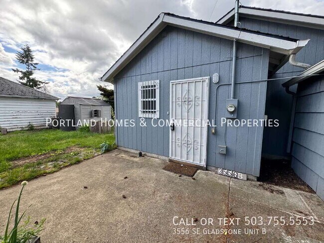 Primary Photo - 3556 SE Gladstone St