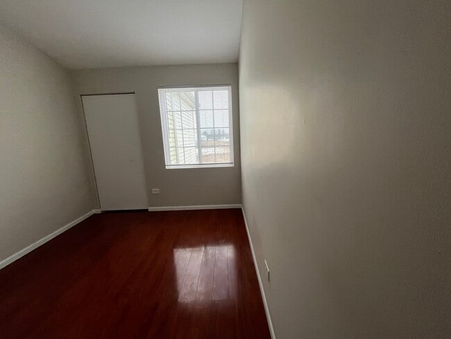 Building Photo - 1127 Silverstone Dr