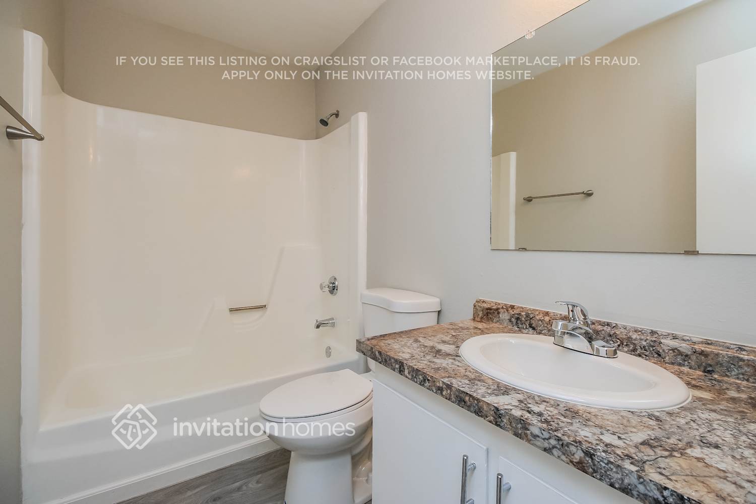 Building Photo - 6744 S Lakeshore Dr