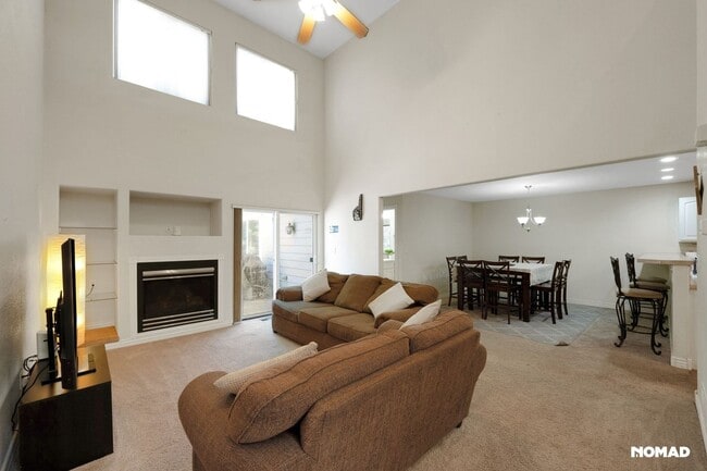 Building Photo - Spacious 4BR Townhome in Greeley