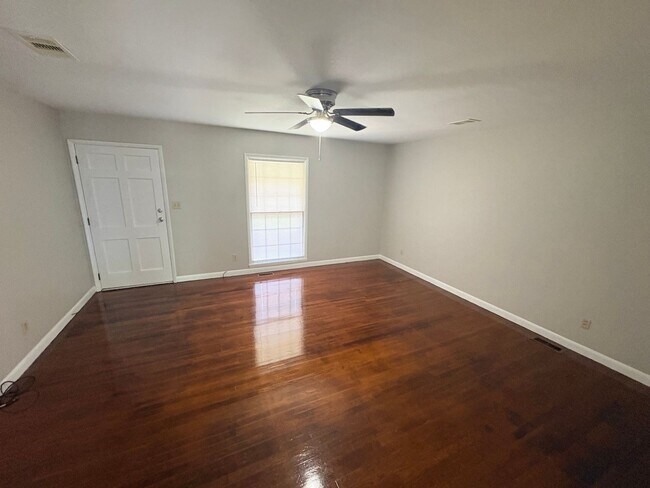 Building Photo - 104 Herty Dr