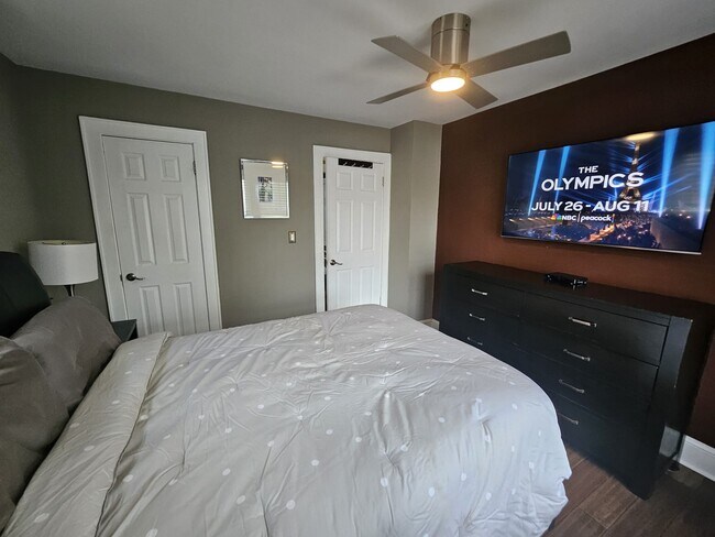 MAIN BEDROOM - 15 Overland Ave