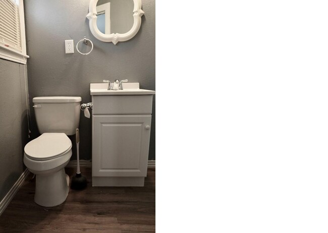 Building Photo - 1609 S Main St