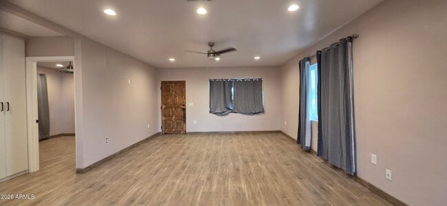 Building Photo - 119 E Hill Dr