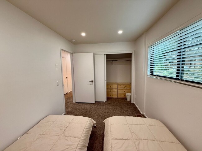 Building Photo - 41 Ridgecrest Dr