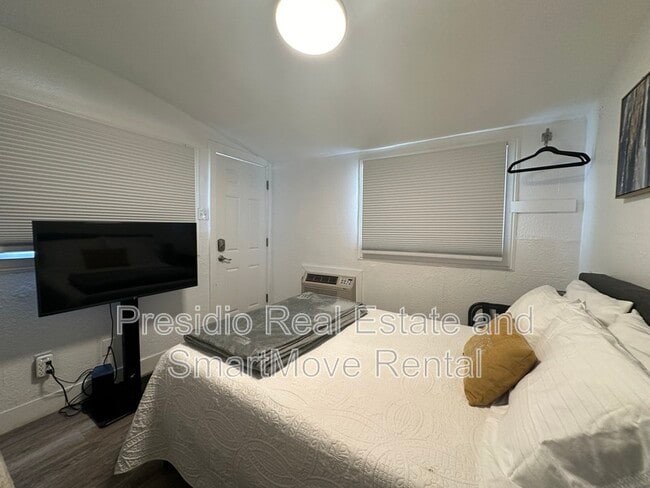 Building Photo - 1985 S 200 E