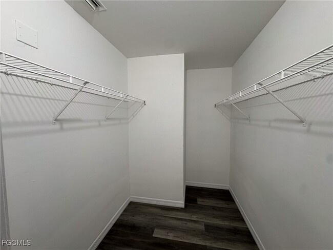 Building Photo - 1021 NW 10th Ave