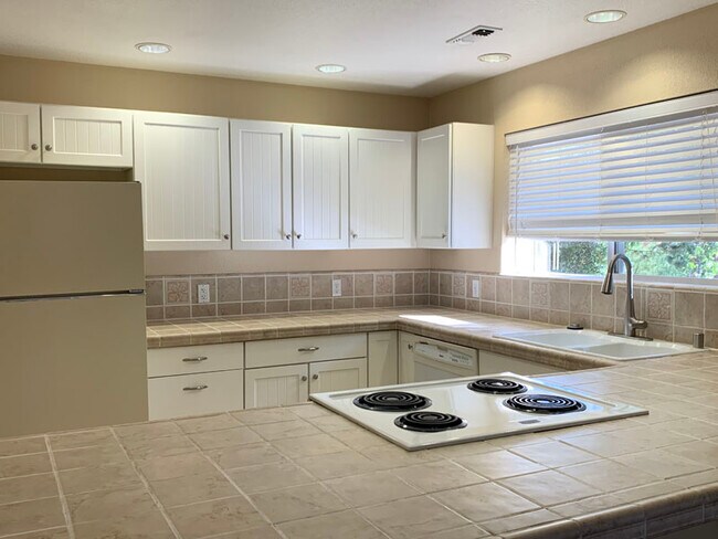 Building Photo - 3434 Paydirt Dr