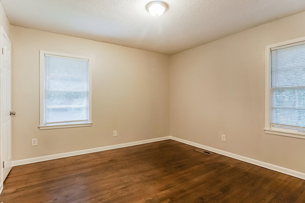 Building Photo - 812 Nelson Dr
