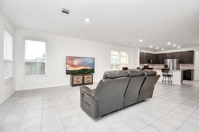Building Photo - 2030 Domeniko Dr