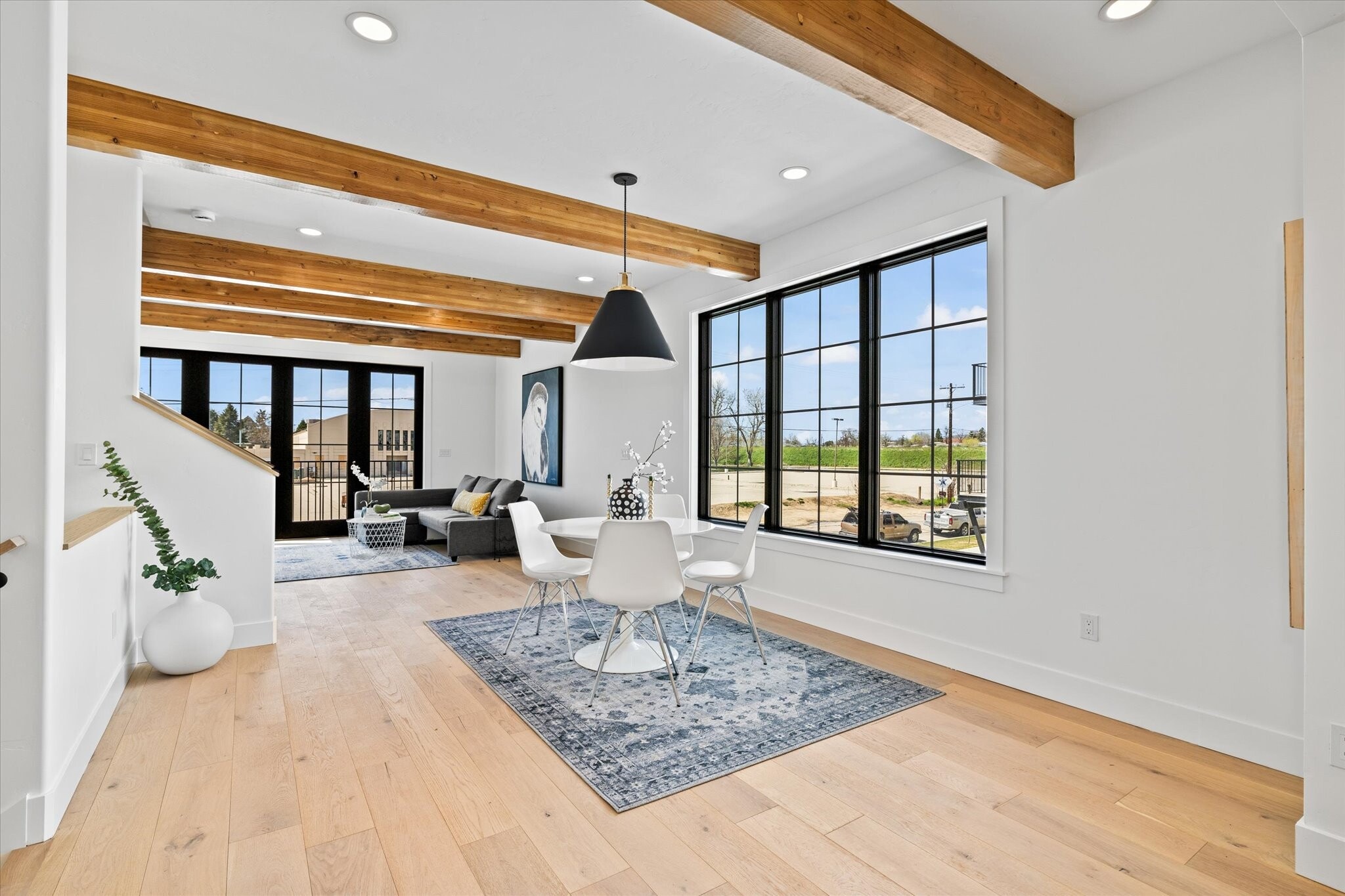 Building Photo - 614 N Avenue H Ave