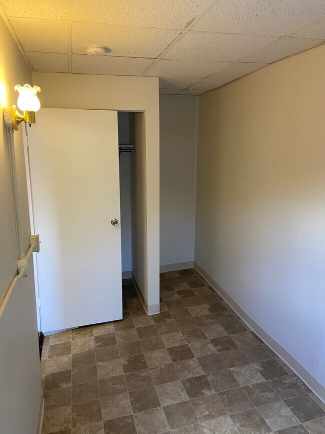 Building Photo - 448 Hawley Ave