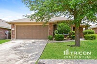 Building Photo - 558 Hickory Ln