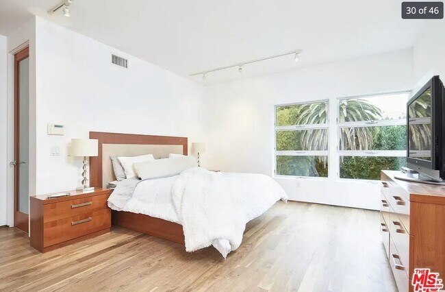 Building Photo - 4430 Lindblade Dr