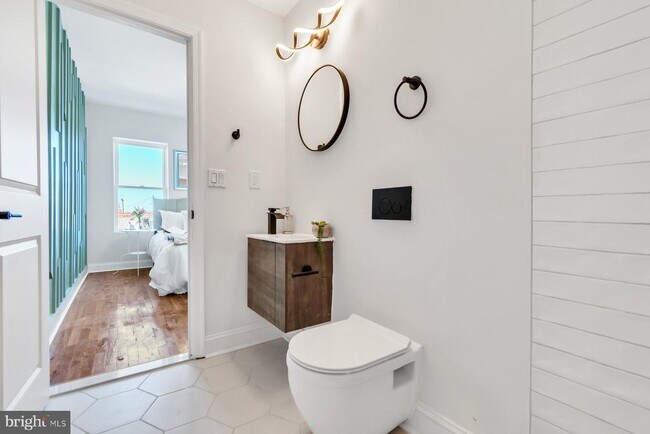 Building Photo - 3405 Claremont St