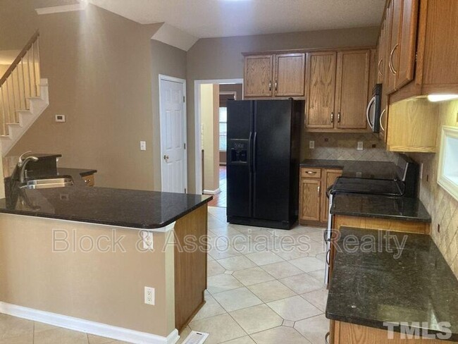 Building Photo - 9012 Blakehurst Dr
