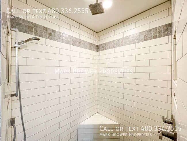 Building Photo - 219 E Pierce St