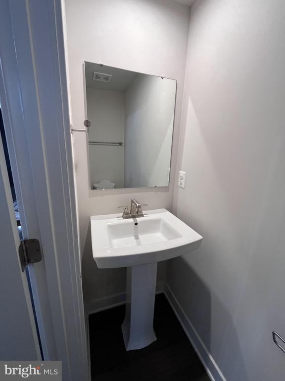 Building Photo - 42593 Burbank Terrace