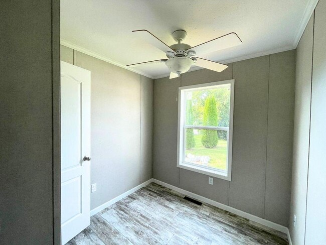 Building Photo - 8740 Breinig Run Cir