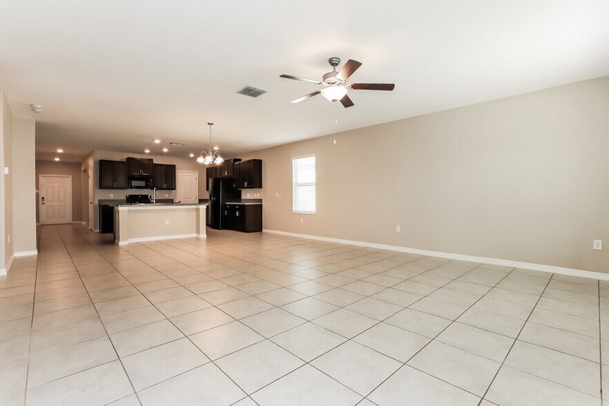 Building Photo - 10518 Strawberry Tetra Dr