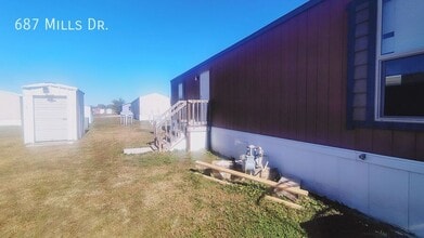 Building Photo - 687 W Mills Dr