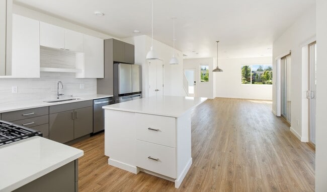 Building Photo - Beautiful 3 Bedroom Home Located in Ten Trails Black Diamond