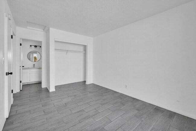 Building Photo - 74077 Cactus Dr