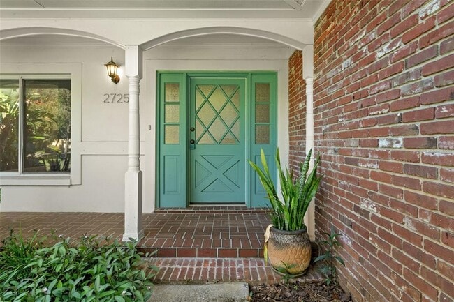 Building Photo - 2725 N Myrtle Ave