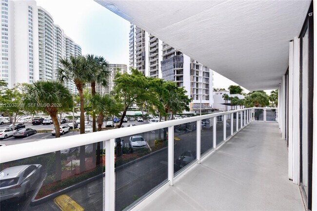 Building Photo - 20505 E Country Club Dr