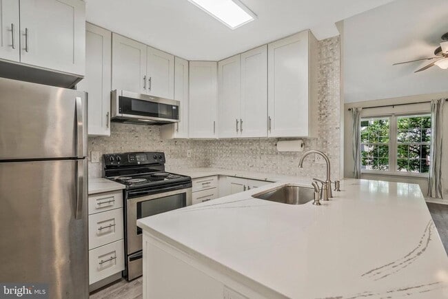 Building Photo - 3308 Wyndham Cir