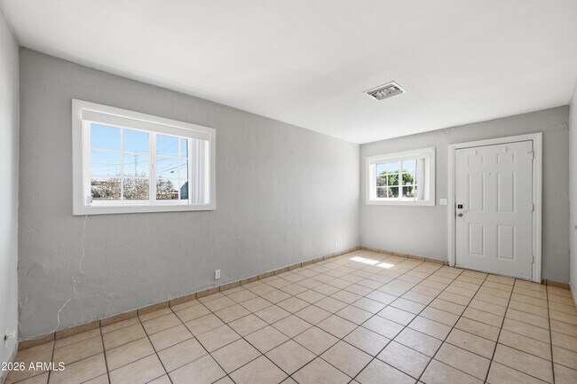 Building Photo - 5206 W Ocotillo Rd
