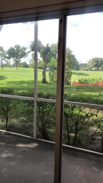 Building Photo - 2481 SW 82nd Ave