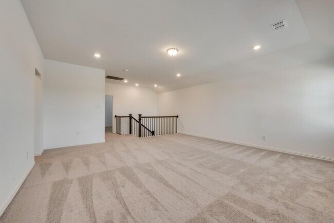 Building Photo - 2404 Swallowtail St