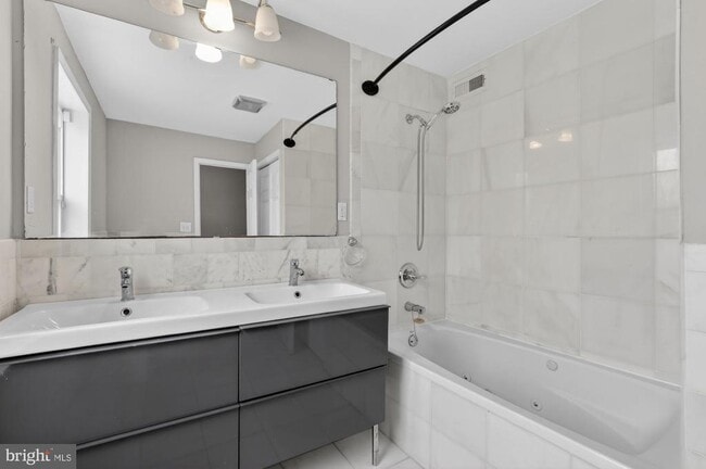 Building Photo - 1304 S Fairhill St