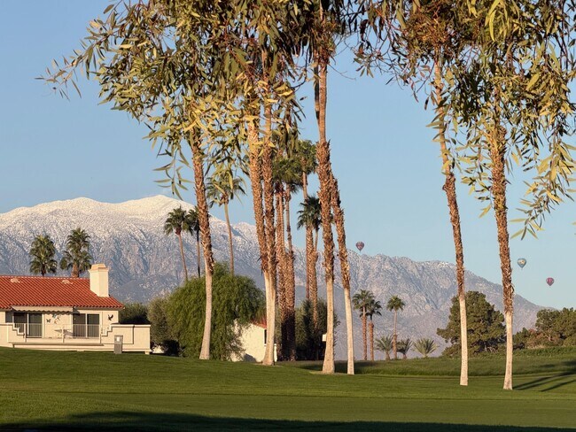 Building Photo - 289 Vista Royale Cir W