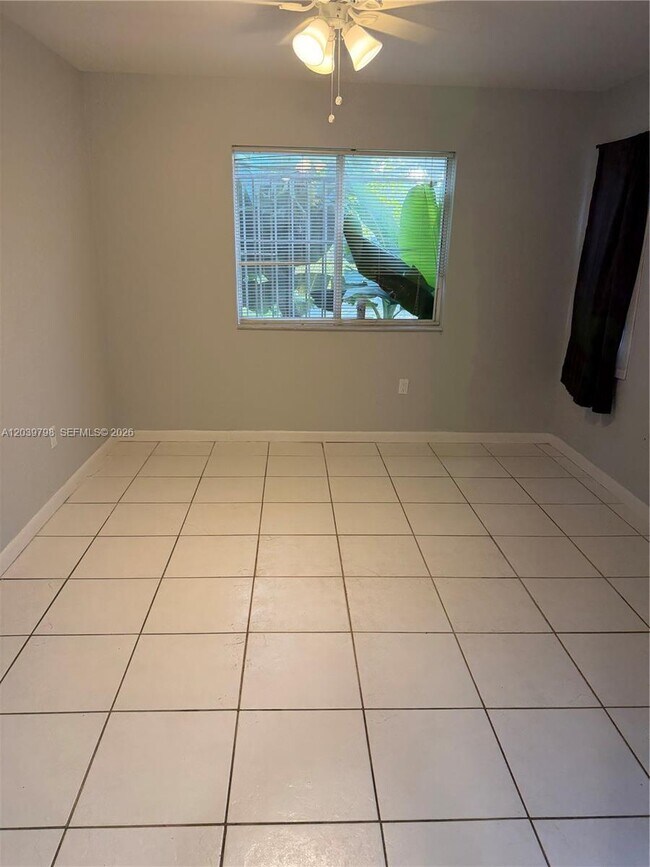 Building Photo - 17740 SW 103rd Ave
