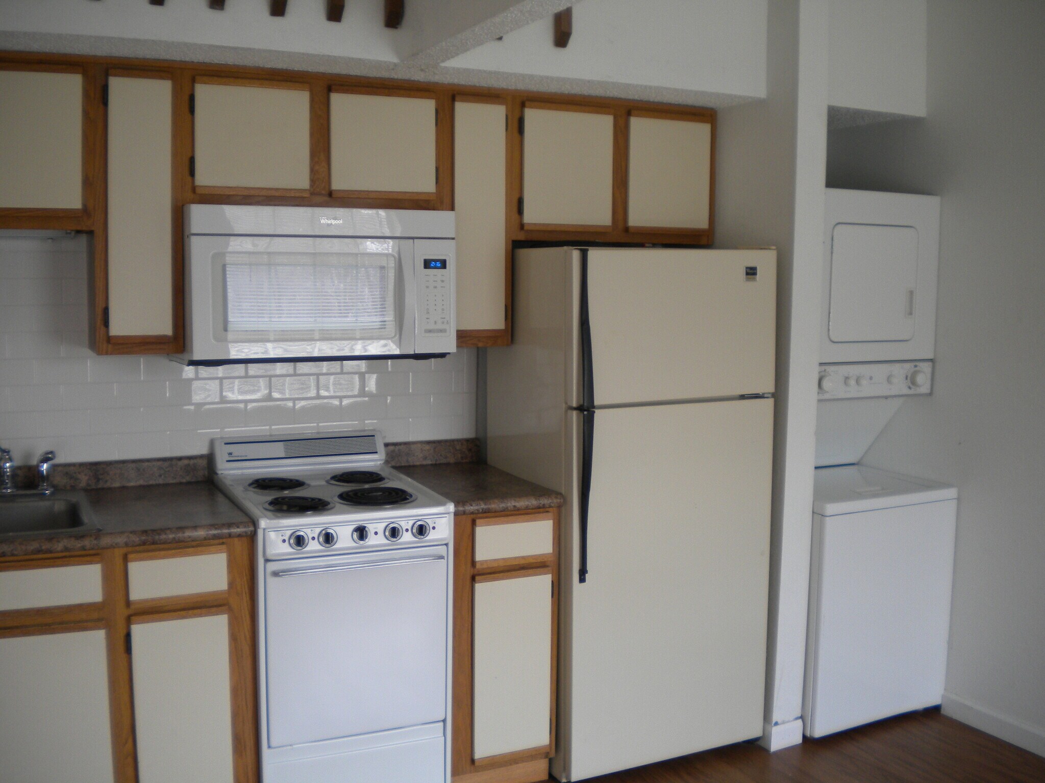Building Photo - 8 Memory Ln