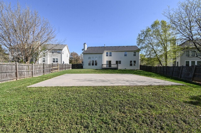 Building Photo - 5495 Chapel Hill