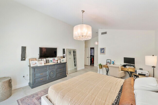 Building Photo - 6755 NW 75th Pl