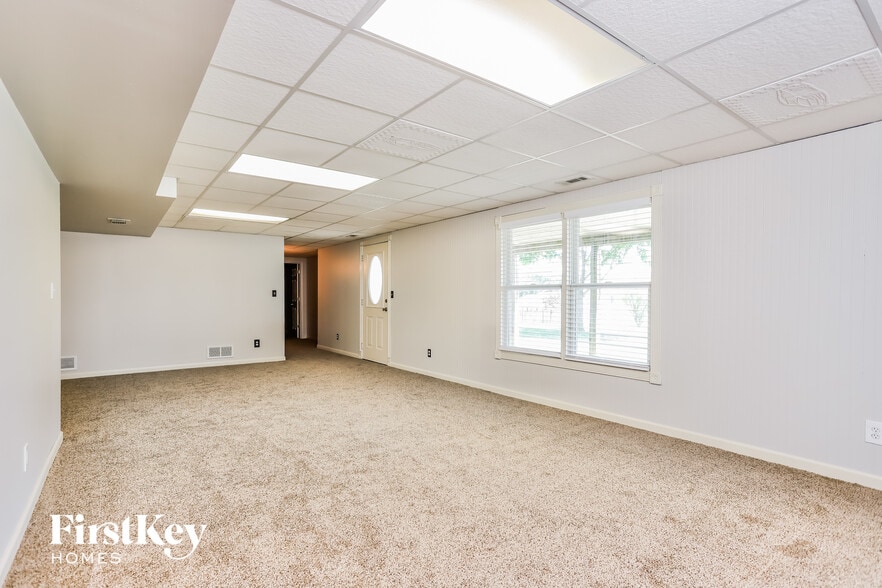 Building Photo - 3845 Bedford Pointe Dr