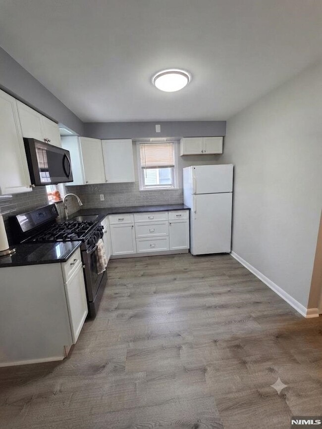 Building Photo - 166 Carmita Ave