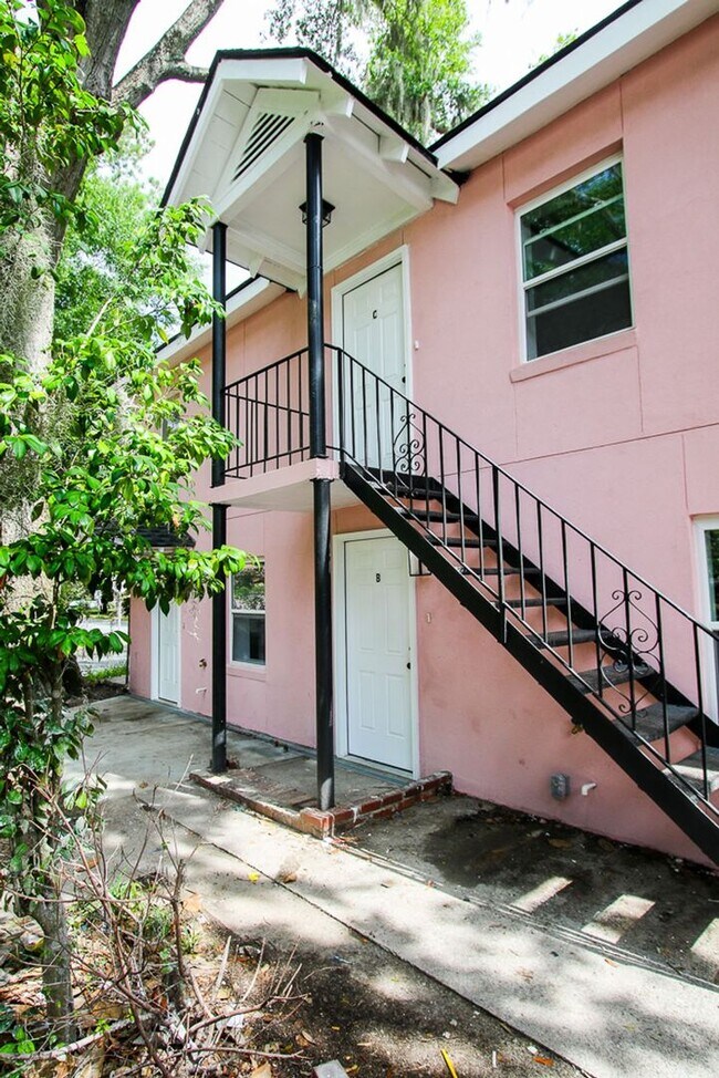 Building Photo - Adorable New Build 1-Bedroom Apartment