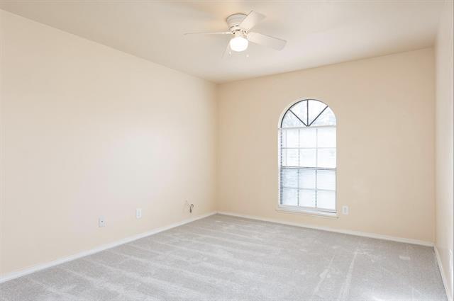 Building Photo - 504 Woodcrest Way