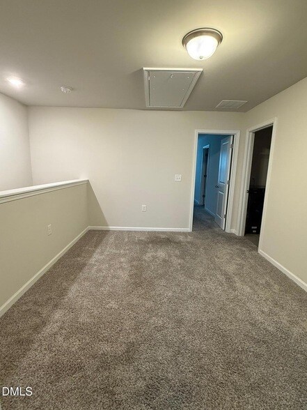 Building Photo - 250 Brook Farm Ln