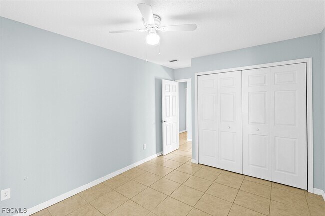 Building Photo - 6014 Deming Ave