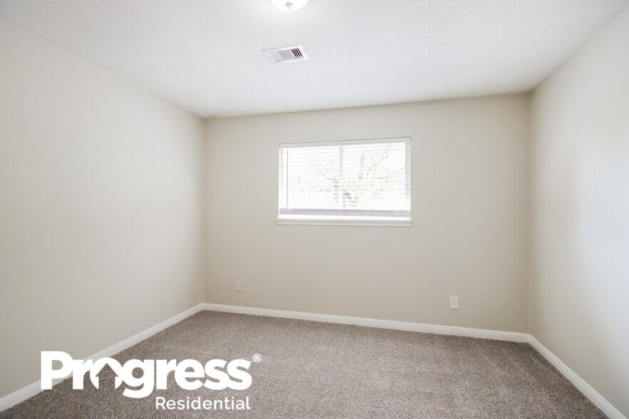 Building Photo - 5618 Forest Timbers Dr